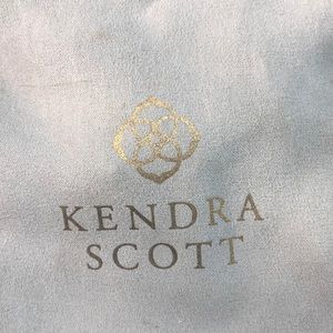 Kendra earrings NWT